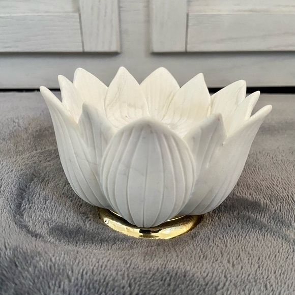 Bath & Body Works Other - Bath & Body Works Marble Lotus Single Wick Candle Holder